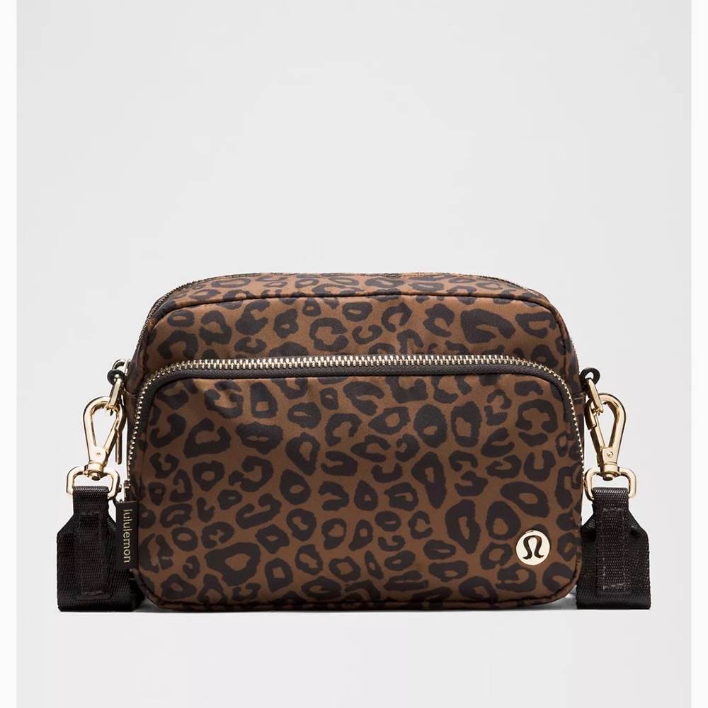Lululemon Everywhere Crossbody 2L Cheetah
